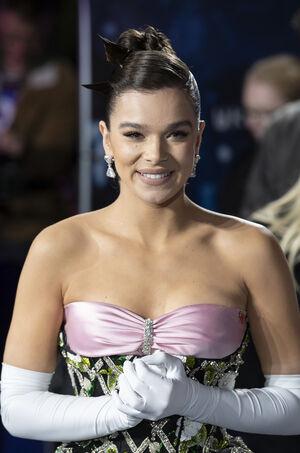 Hailee Steinfeld photo 432
