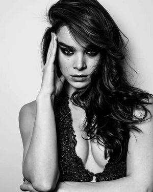Hailee Steinfeld photo 514