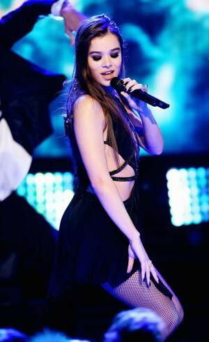 Hailee Steinfeld photo 586
