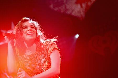 Hailee Steinfeld photo 647