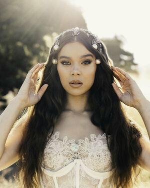 Hailee Steinfeld photo 654