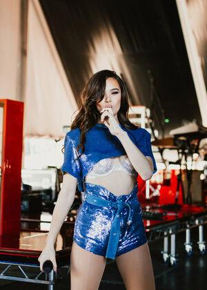 Hailee Steinfeld photo 688