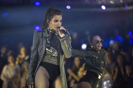 Hailee Steinfeld photo 696