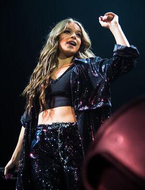 Hailee Steinfeld photo 716