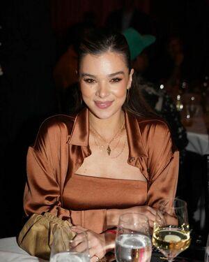 Hailee Steinfeld photo 736