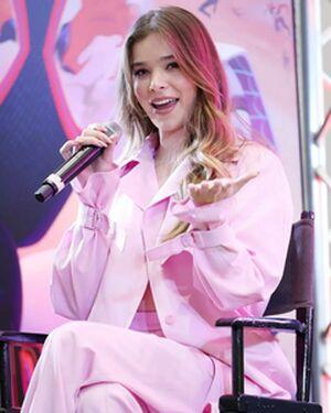 Hailee Steinfeld photo 1027