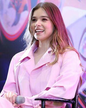 Hailee Steinfeld photo 1030