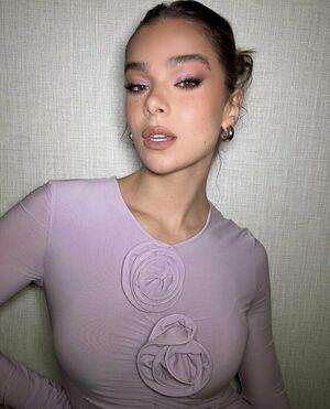 Hailee Steinfeld photo 1035