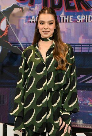 Hailee Steinfeld photo 1041