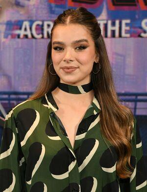 Hailee Steinfeld photo 1042