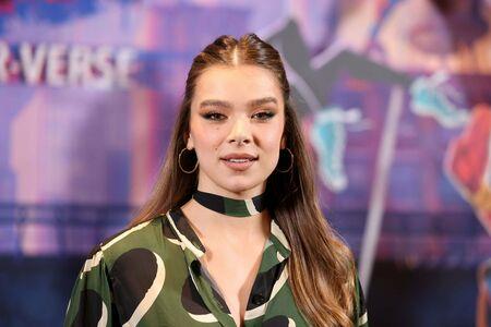 Hailee Steinfeld photo 1045