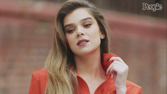 Hailee Steinfeld photo 1054