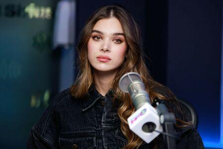 Hailee Steinfeld photo 1092