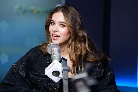 Hailee Steinfeld photo 1095