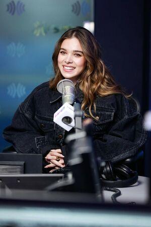 Hailee Steinfeld photo 1097