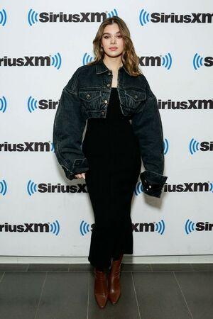 Hailee Steinfeld photo 1101