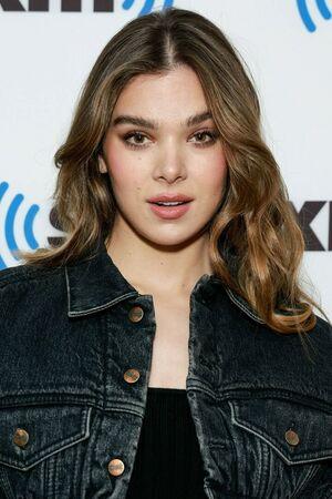 Hailee Steinfeld photo 1107