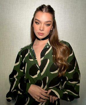 Hailee Steinfeld photo 1110