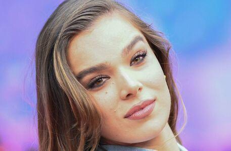 Hailee Steinfeld photo 1152