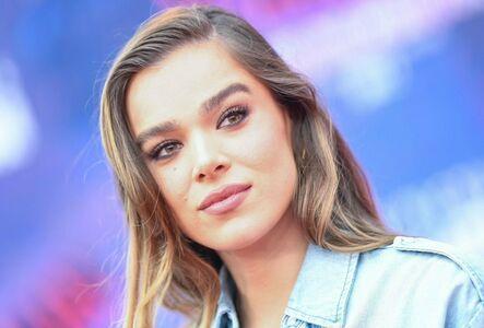 Hailee Steinfeld photo 1153