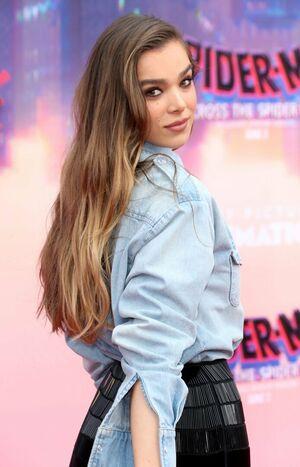 Hailee Steinfeld photo 1154