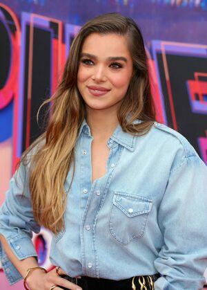 Hailee Steinfeld photo 1157