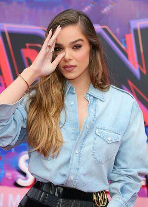 Hailee Steinfeld photo 1159