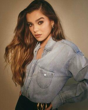 Hailee Steinfeld photo 1171