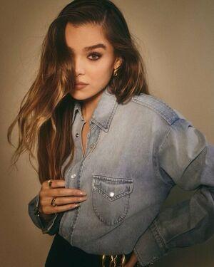 Hailee Steinfeld photo 1172