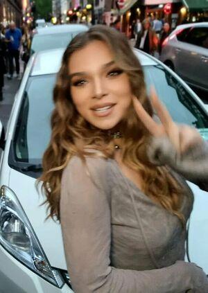Hailee Steinfeld photo 1197