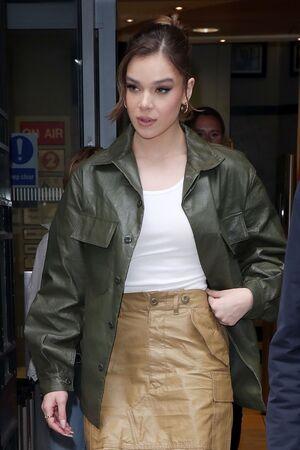 Hailee Steinfeld photo 1214