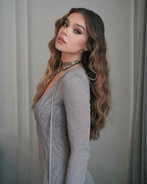 Hailee Steinfeld photo 1221