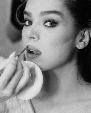 Hailee Steinfeld photo 1229