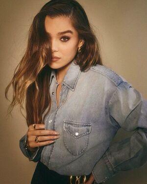 Hailee Steinfeld photo 1230