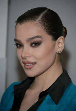 Hailee Steinfeld photo 1240