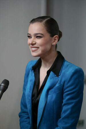 Hailee Steinfeld photo 1245