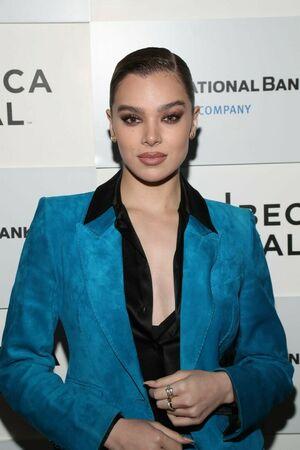 Hailee Steinfeld photo 1246