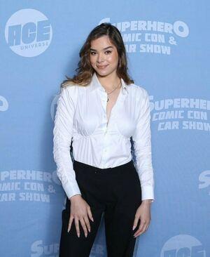 Hailee Steinfeld photo 1357