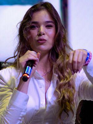 Hailee Steinfeld photo 1358