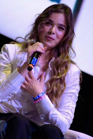 Hailee Steinfeld photo 1359