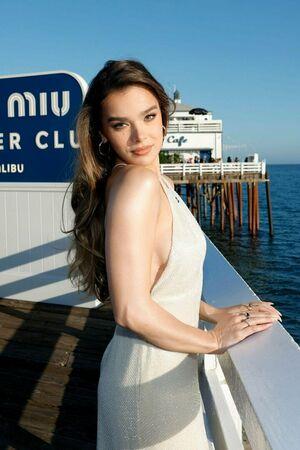 Hailee Steinfeld photo 1381