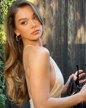 Hailee Steinfeld photo 1389