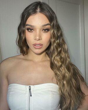 Hailee Steinfeld photo 1415