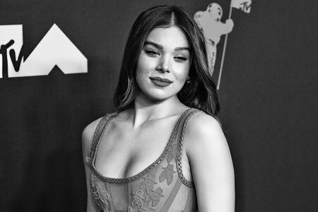 Hailee Steinfeld photo 1480
