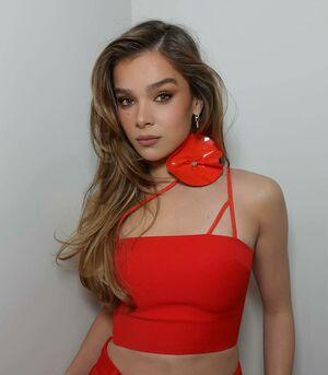 Hailee Steinfeld photo 1533