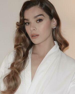 Hailee Steinfeld photo 1542