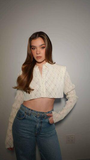 Hailee Steinfeld photo 1570