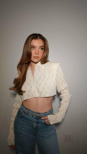Hailee Steinfeld photo 1571