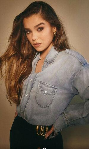 Hailee Steinfeld photo 1583