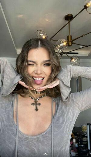 Hailee Steinfeld photo 1585